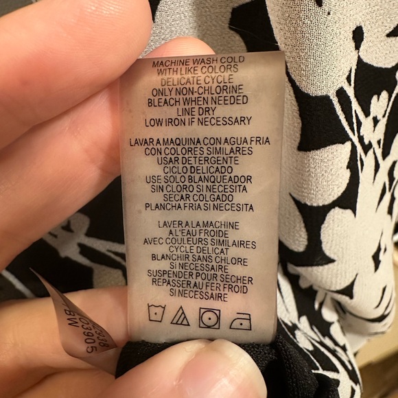 Calvin Klein Black and White Floral Sleeveless Dress - Picture 11 of 11